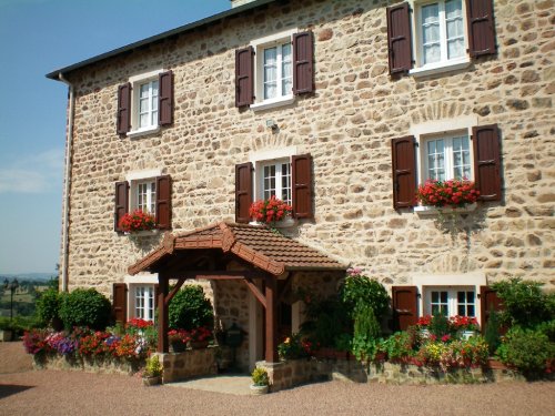 Bienvenue à la ferme fleurie de Bourg de Thizy chambre d'hotes Ferme Fleurie proche de Roanne et du lac des sapins