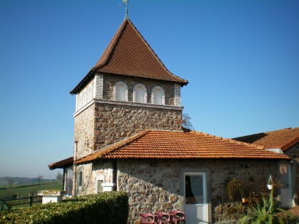 Le pigeonnier est votre chambre d'hôtes chambre d'hotes Ferme Fleurie proche de Roanne et du lac des sapins