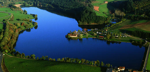 lac des sapins chambre d'hotes Ferme Fleurie proche de Roanne et du lac des sapins
